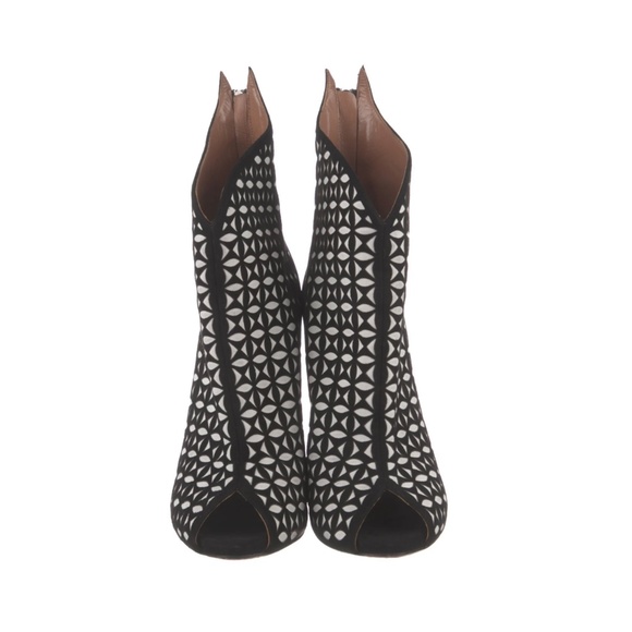 Alaia Black & White suede laser-cut; peep-toe booties, size 39 great condition! - Picture 12 of 14